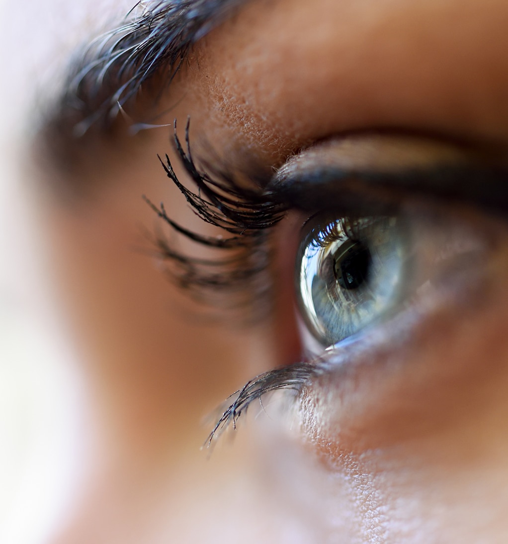 Blue eye close 1