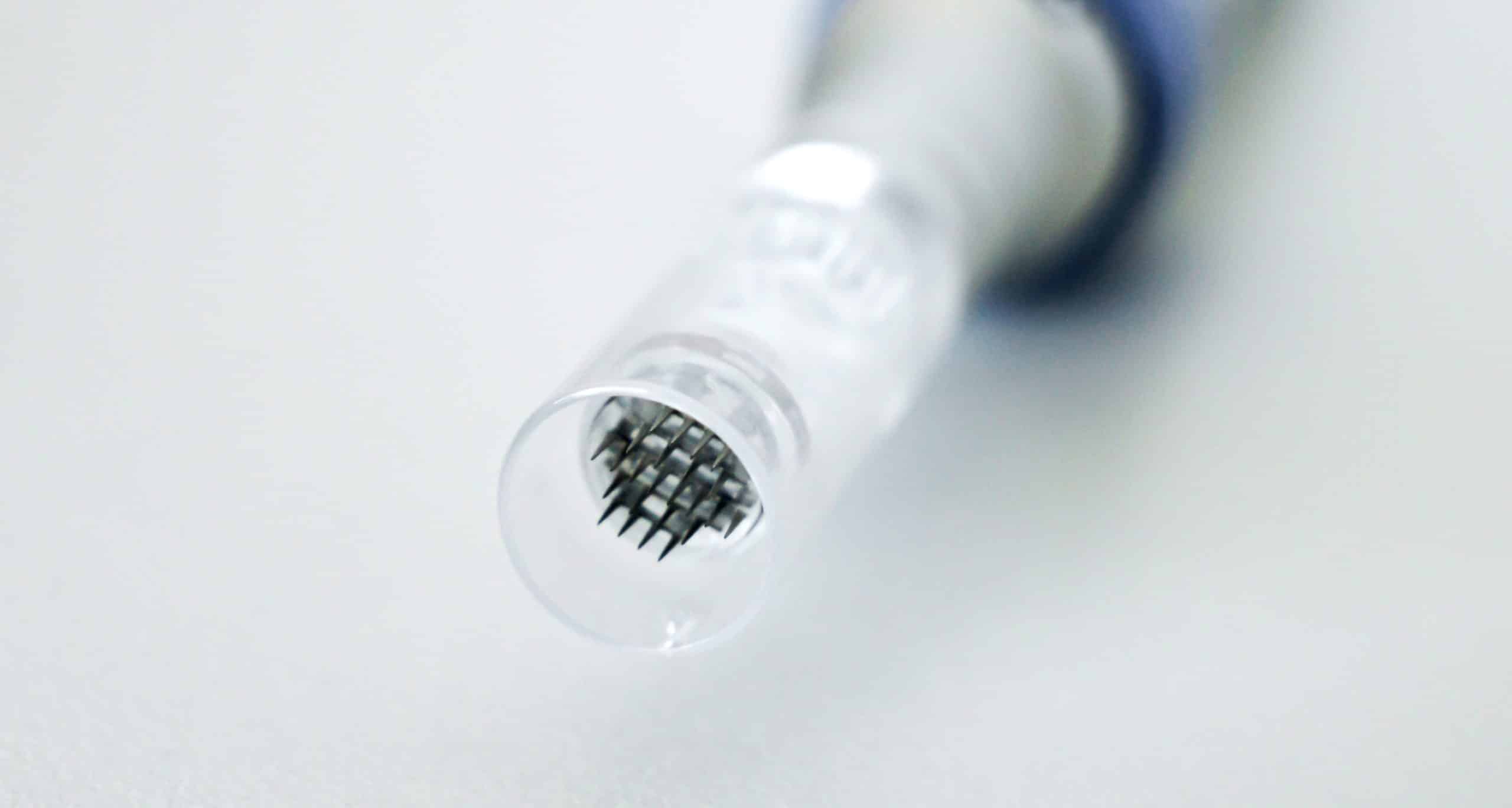 Microneedles collagen induction therapy apparatus with needles closeup 1